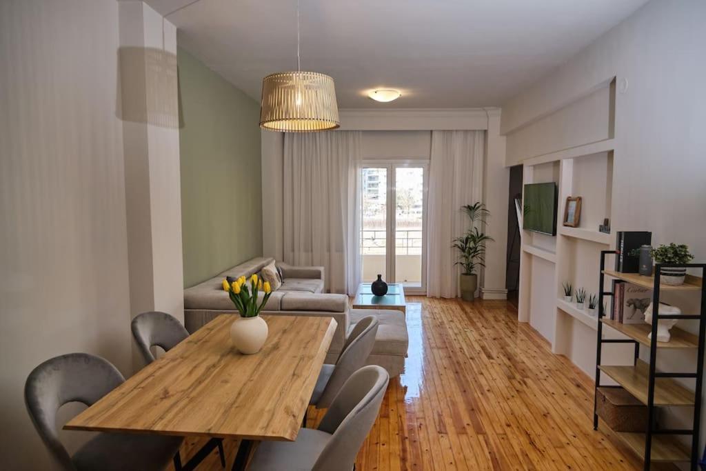 “The Elysian” City Center Apartment Tesalonika Bagian luar foto