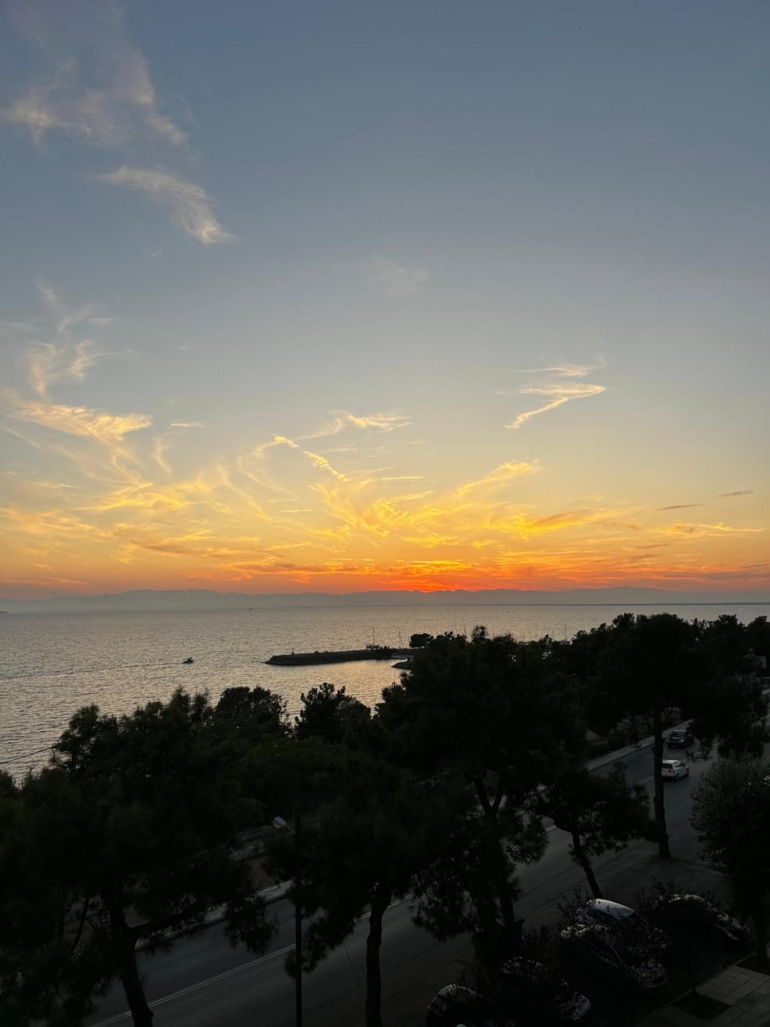 “The Elysian” City Center Apartment Tesalonika Bagian luar foto
